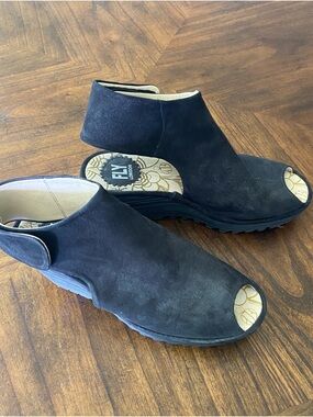 Fly London Women’s Black Suede Peep-Toe Wedge Sandals size 38